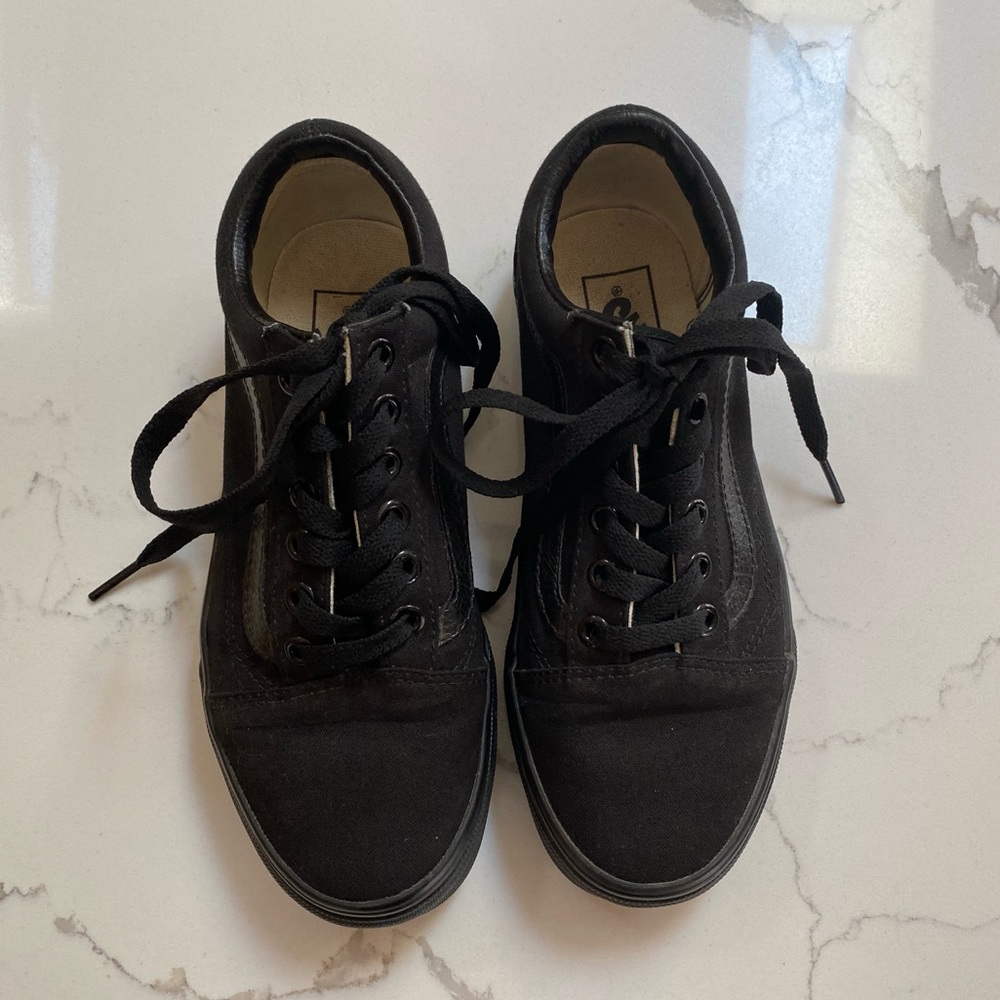 Vans Old School Shoes size:6 selling price: 50.00